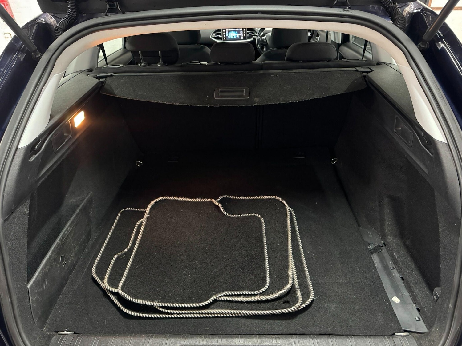 Used Peugeot 308 SW 2017 for sale - 76084618: Photo 33