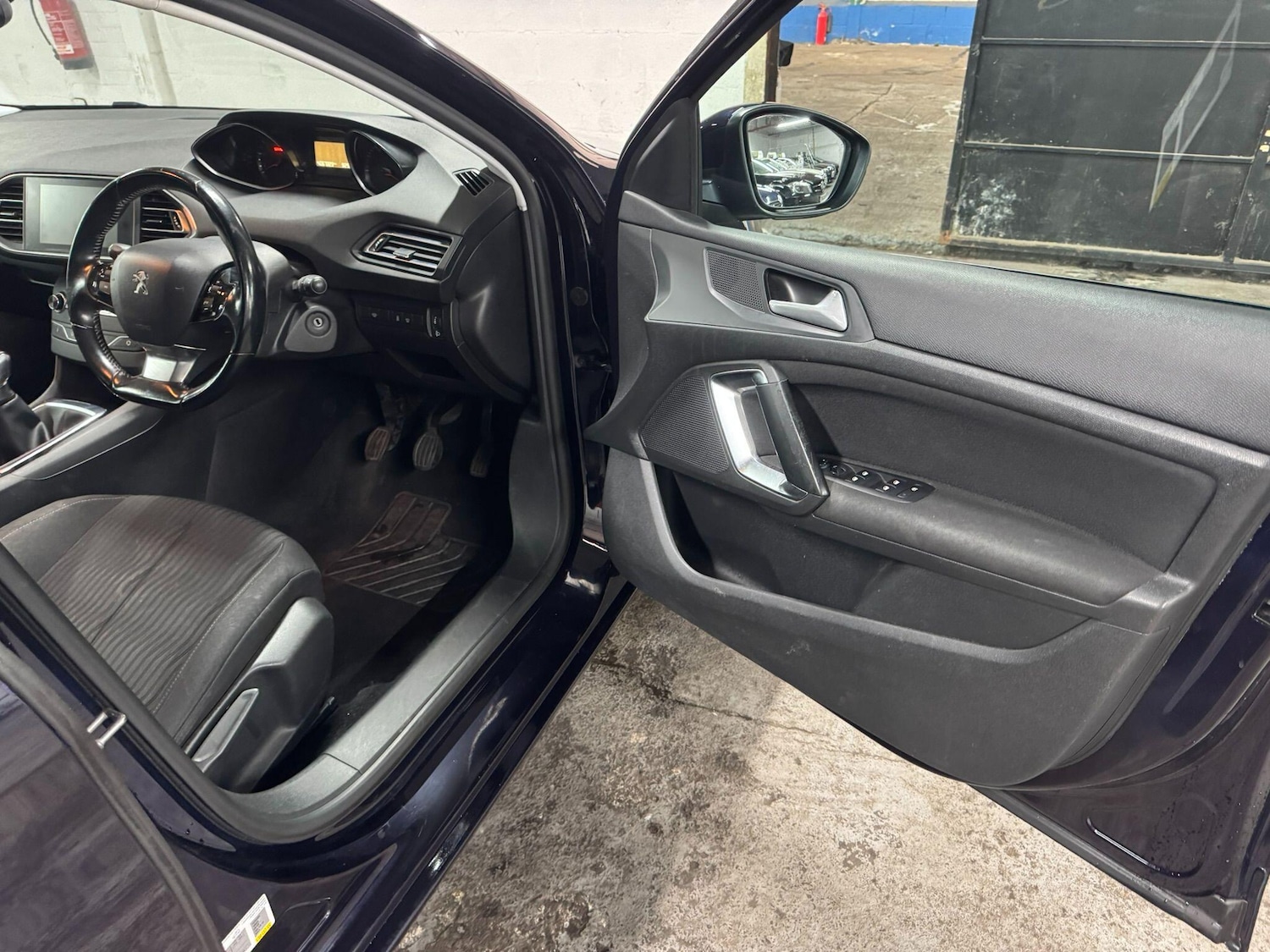 Used Peugeot 308 SW 2017 for sale - 76084618: Photo 9