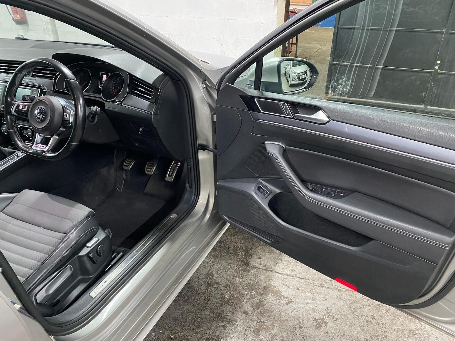 Used Volkswagen Passat 2015 for sale - 76227873: Photo 11