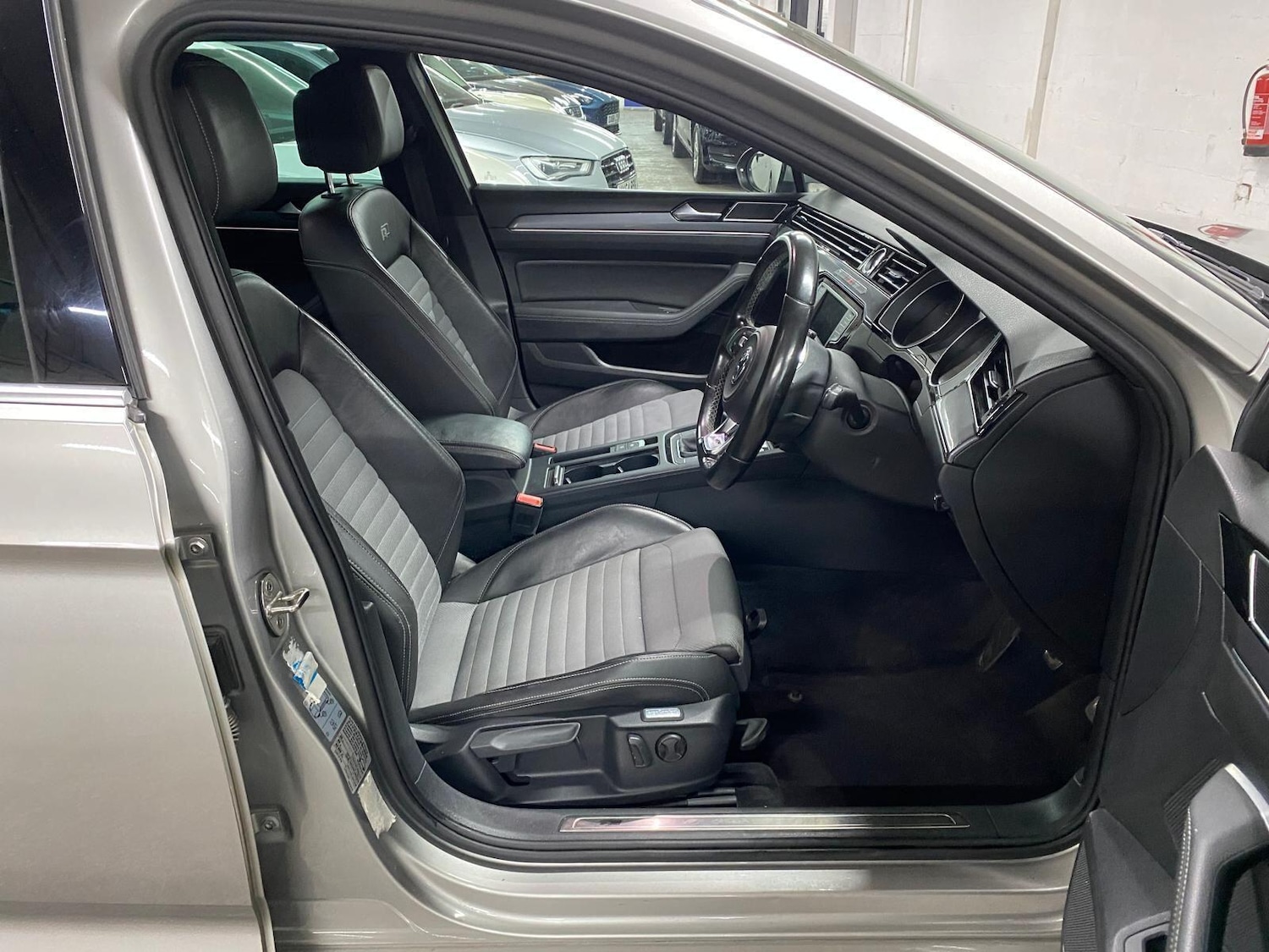 Used Volkswagen Passat 2015 for sale - 76227873: Photo 13