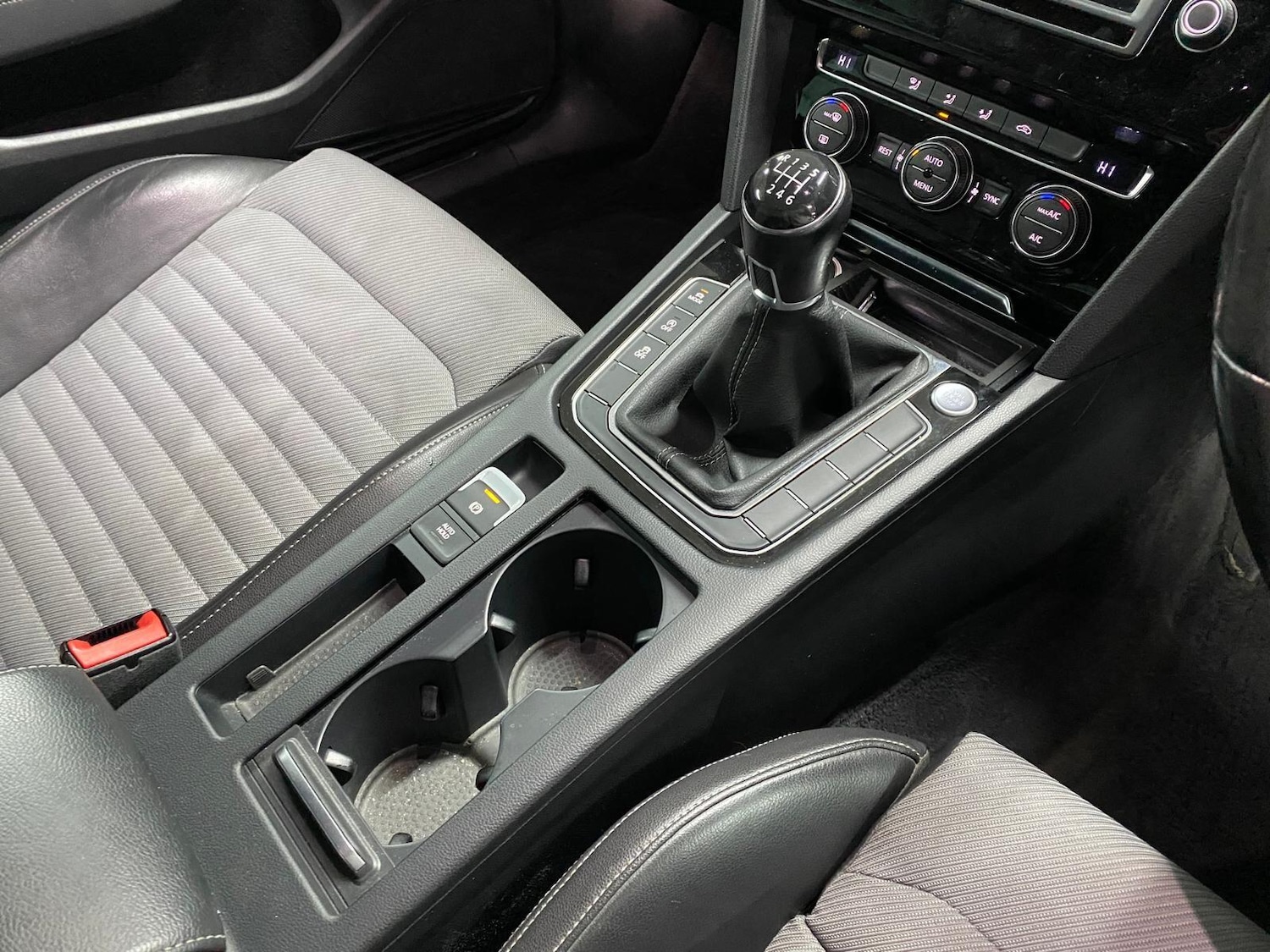 Used Volkswagen Passat 2015 for sale - 76227873: Photo 23