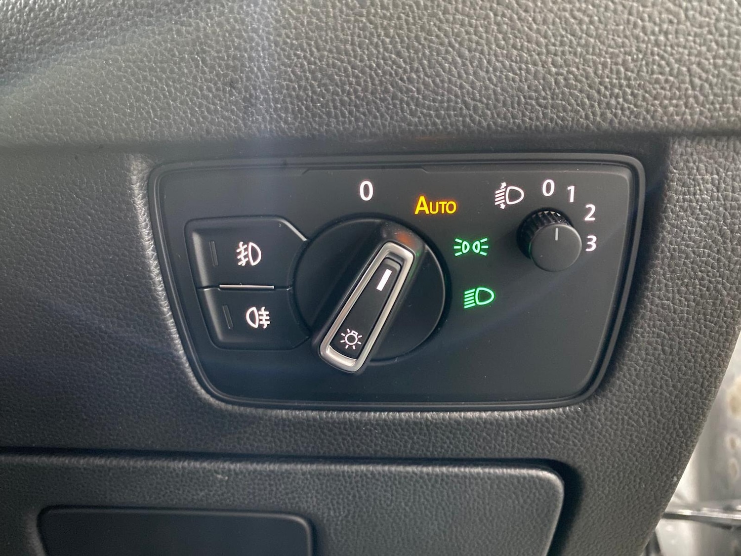 Used Volkswagen Passat 2015 for sale - 76227873: Photo 24