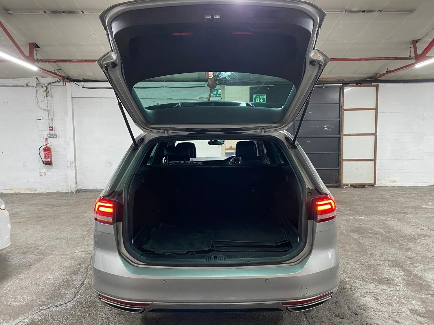 Used Volkswagen Passat 2015 for sale - 76227873: Photo 38