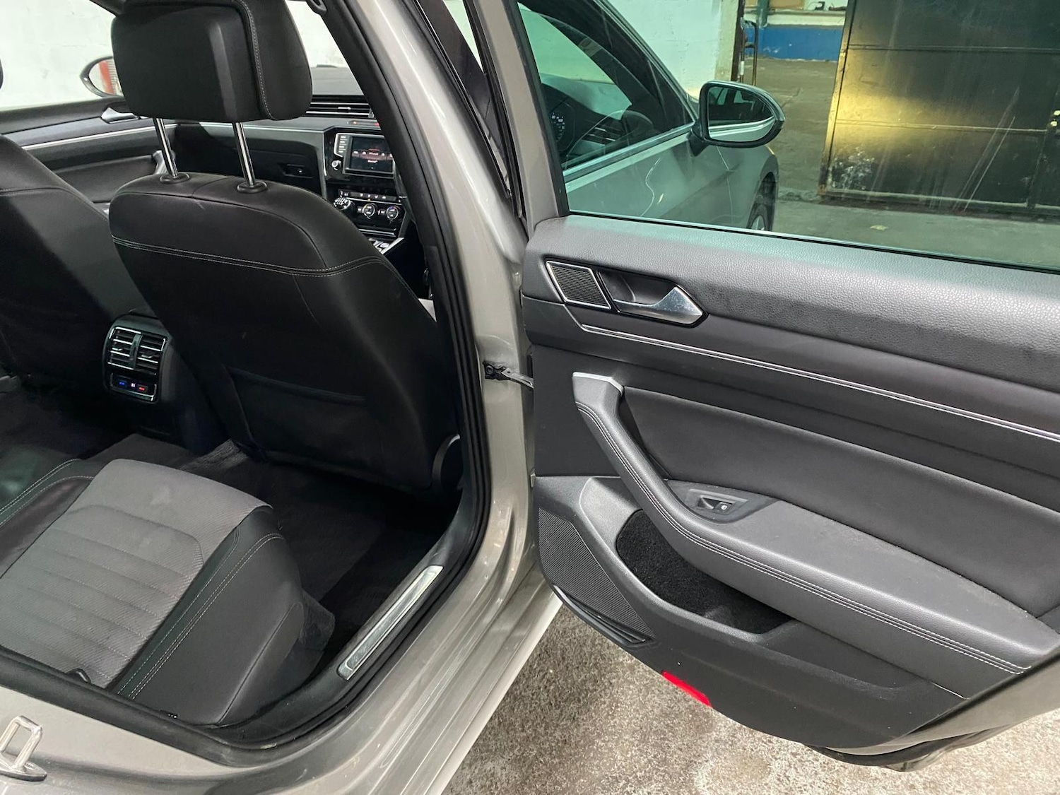 Used Volkswagen Passat 2015 for sale - 76227873: Photo 9