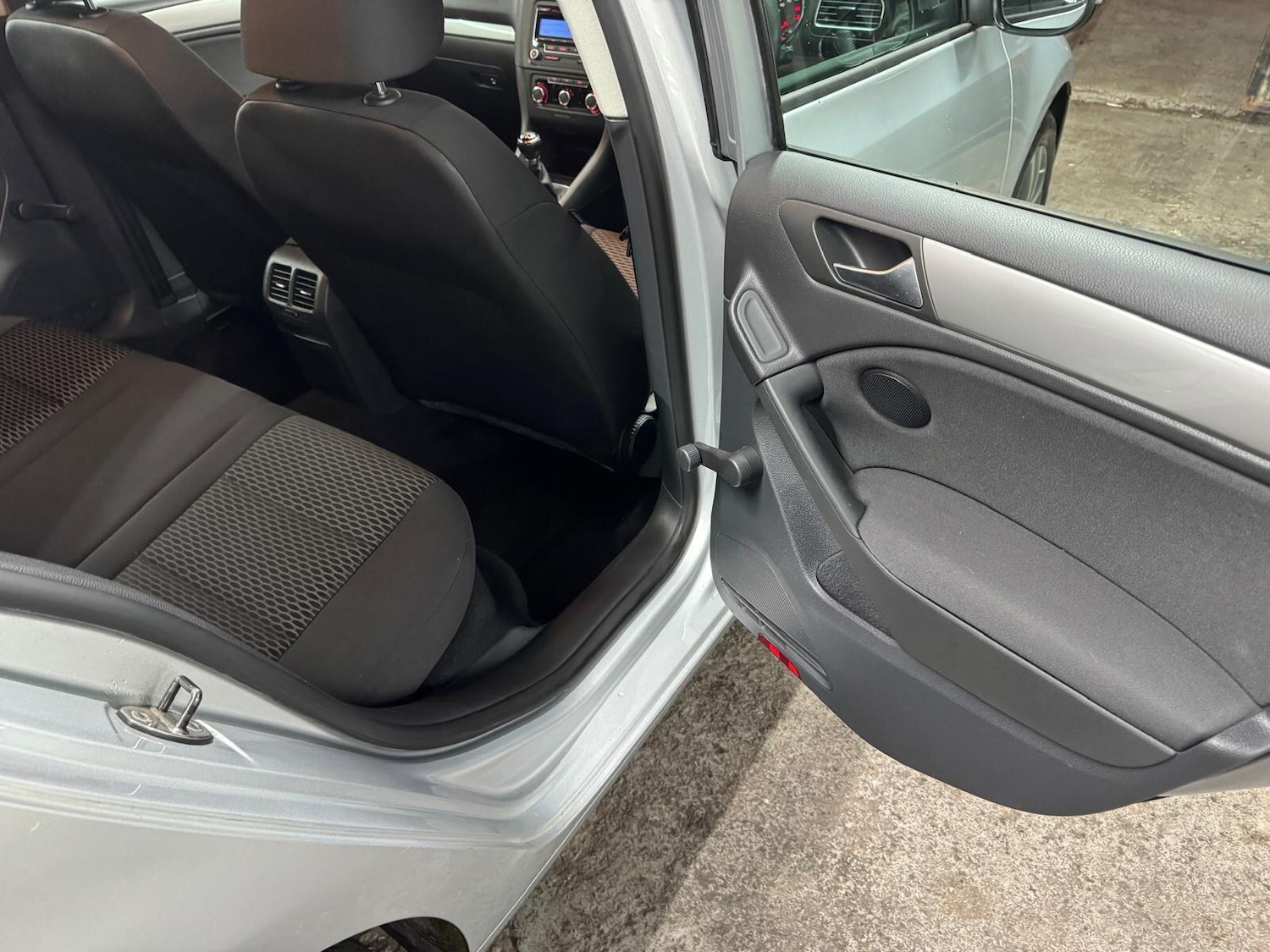 Used Volkswagen Golf 2011 for sale - 76989118: Photo 25