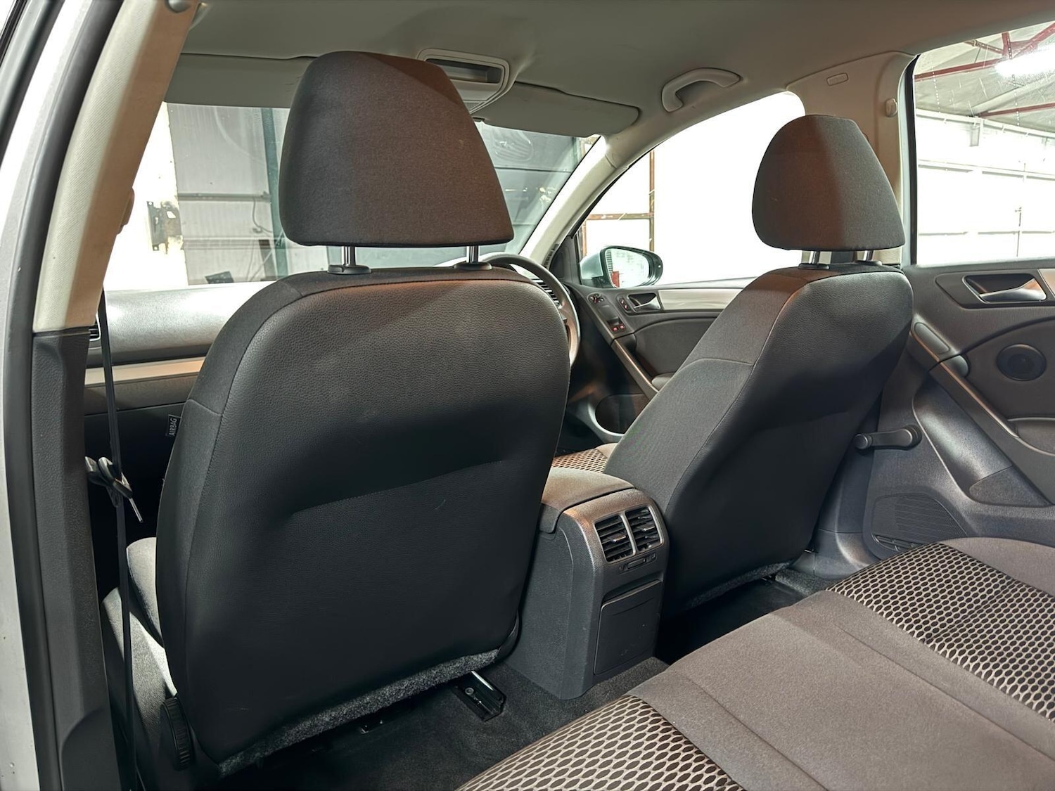 Used Volkswagen Golf 2011 for sale - 76989118: Photo 37