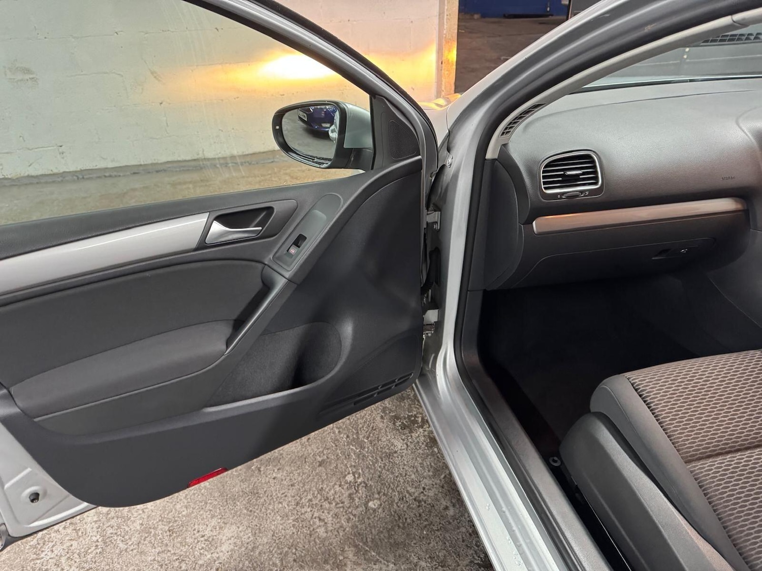 Used Volkswagen Golf 2011 for sale - 76989118: Photo 50