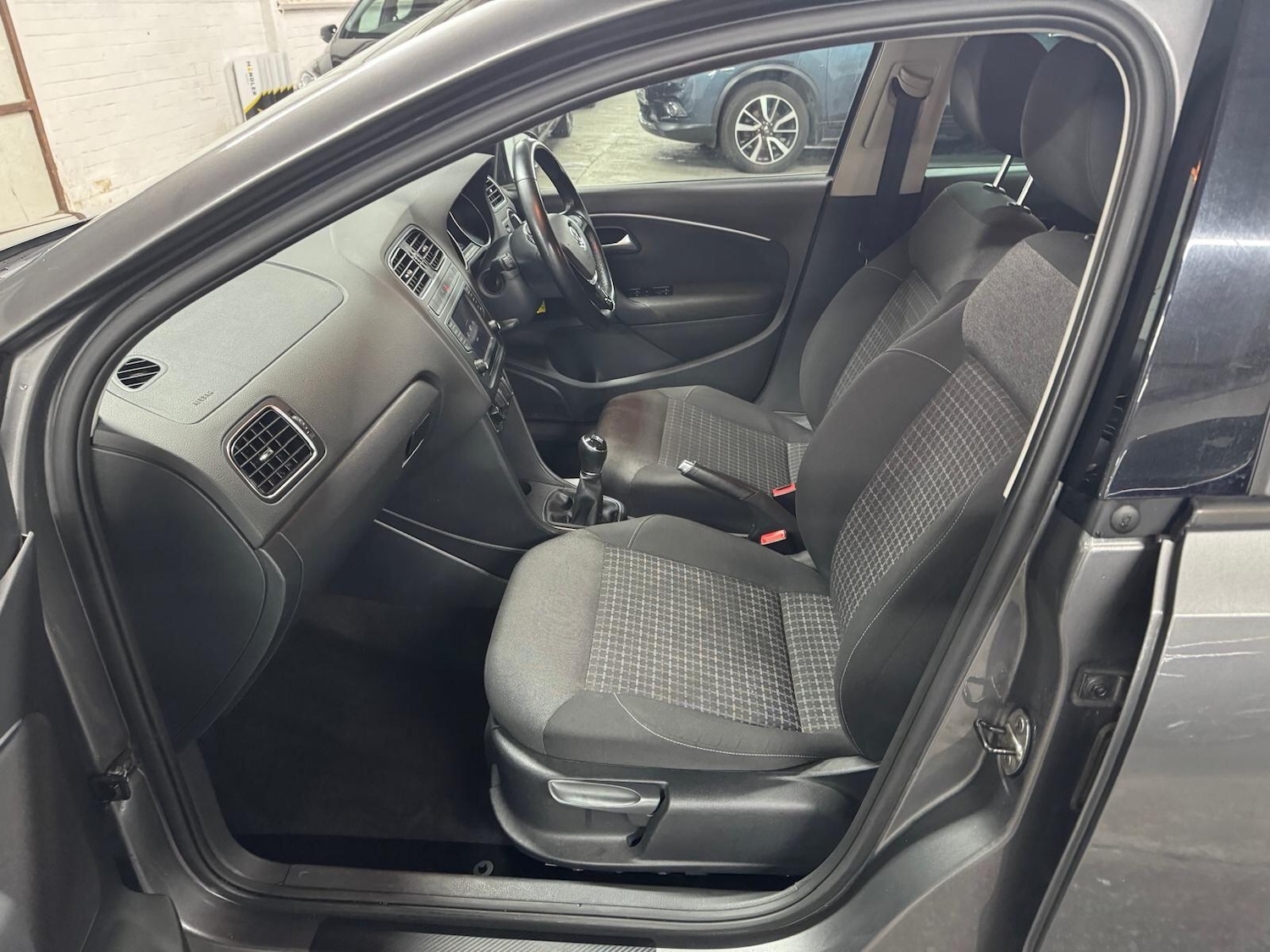 Used Volkswagen Polo 2016 for sale - 77386640: Photo 14