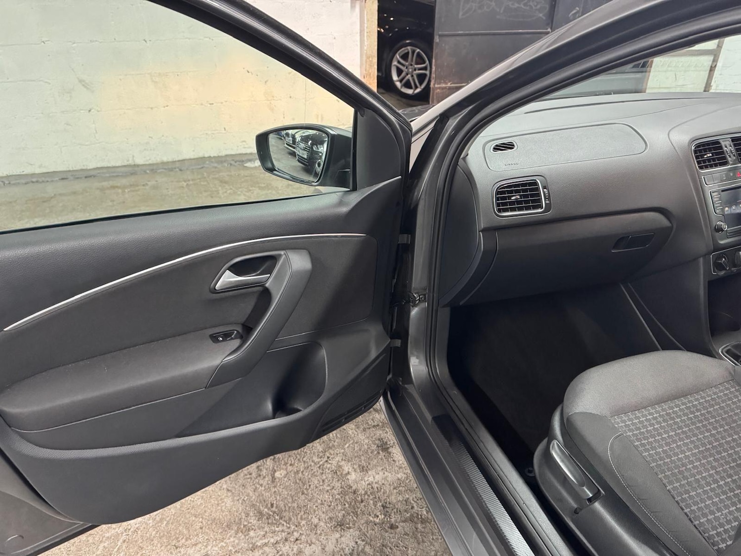 Used Volkswagen Polo 2016 for sale - 77386640: Photo 15