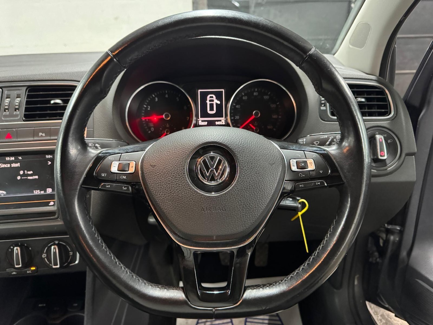 Used Volkswagen Polo 2016 for sale - 77386640: Photo 33