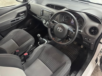 Used Toyota Yaris 2019 for sale - 79062746: Photo