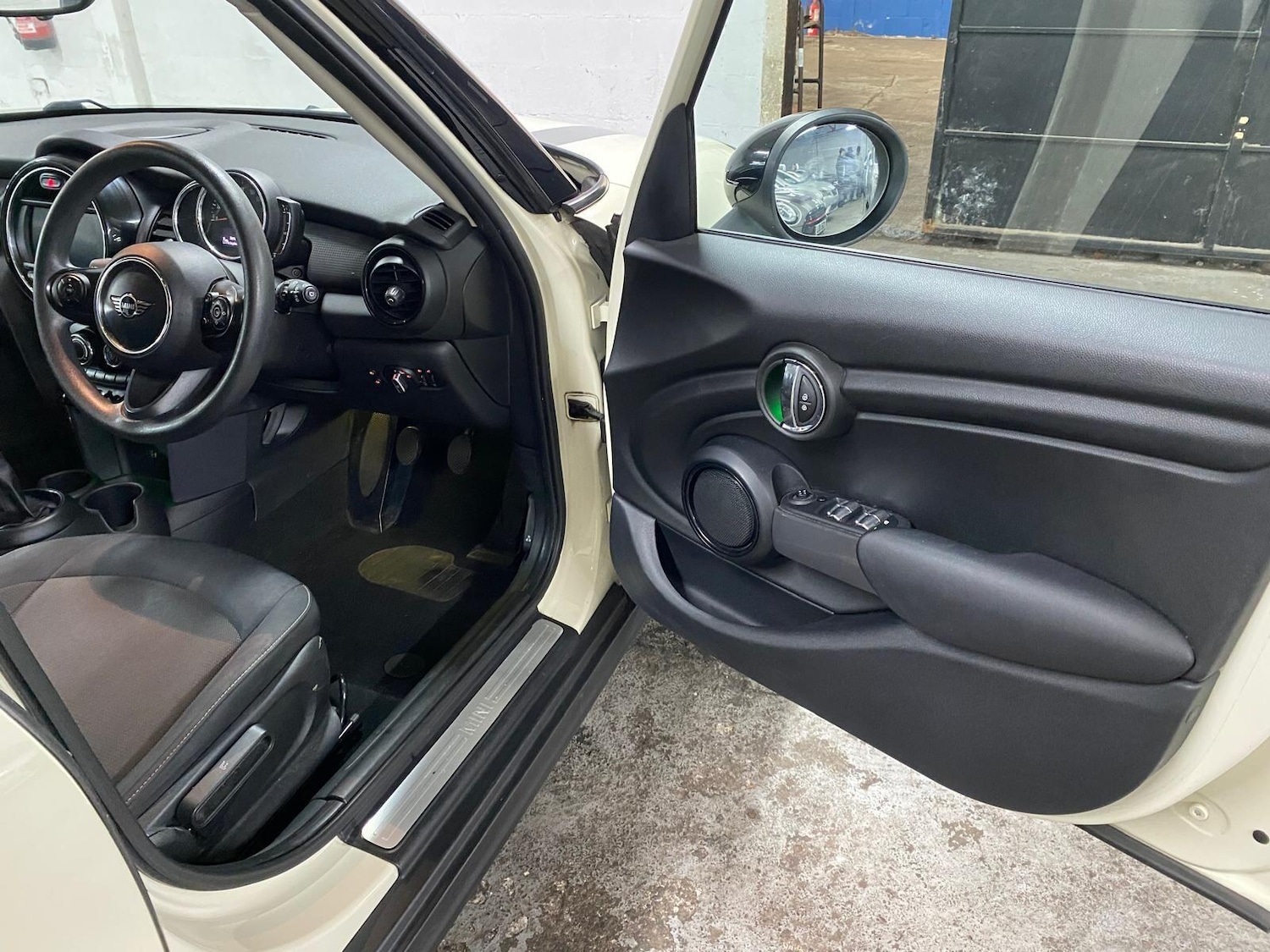 Used MINI Hatch 2018 for sale - 76226917: Photo 10