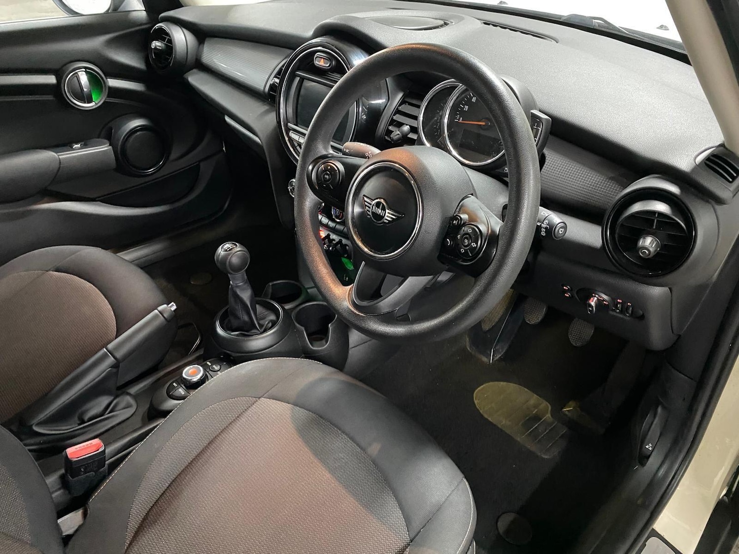 Used MINI Hatch 2018 for sale - 76226917: Photo 15