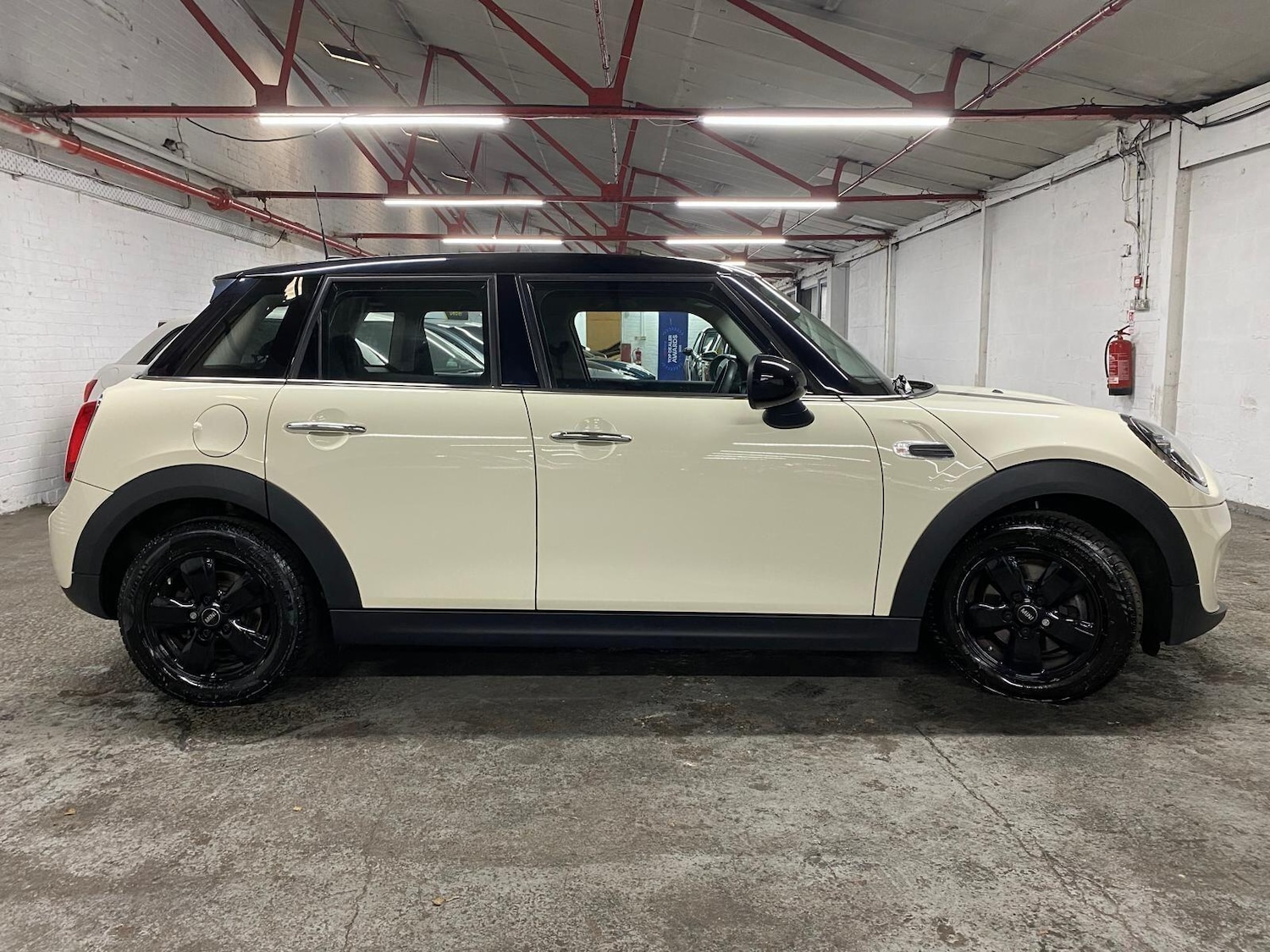 Used MINI Hatch 2018 for sale - 76226917: Photo 6