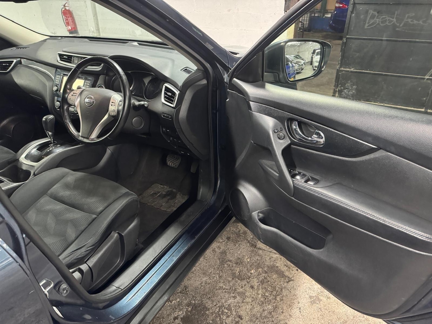 Used Nissan X-Trail 2017 for sale - 77376407: Photo 45