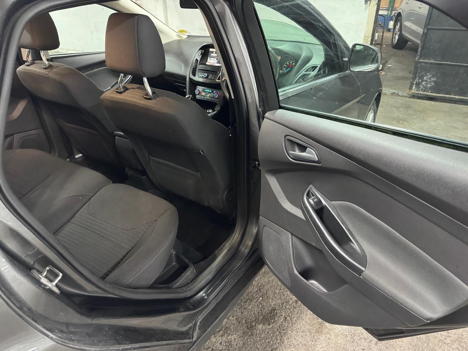 Used Ford Focus for sale - 77215328: Photo 25