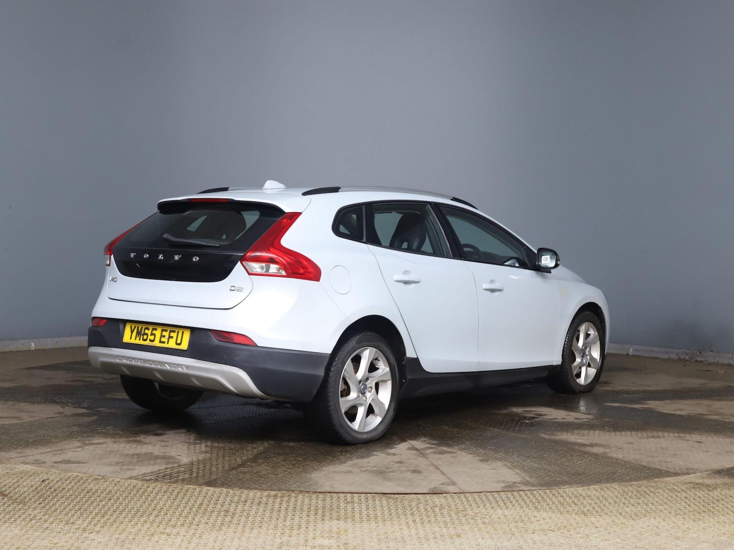 Used Volvo V40 2016 for sale - 77253981: Photo 4