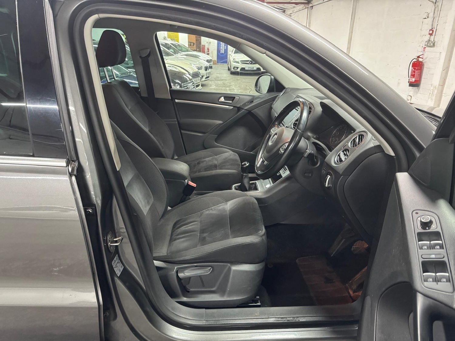 Used Volkswagen Tiguan 2015 for sale - 77163552: Photo 24