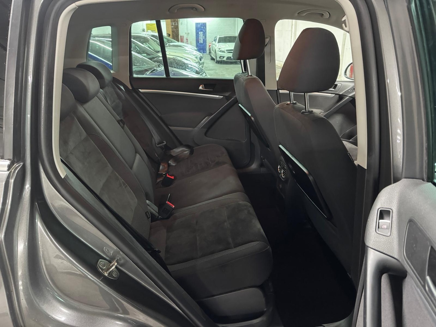 Used Volkswagen Tiguan 2015 for sale - 77163552: Photo 28