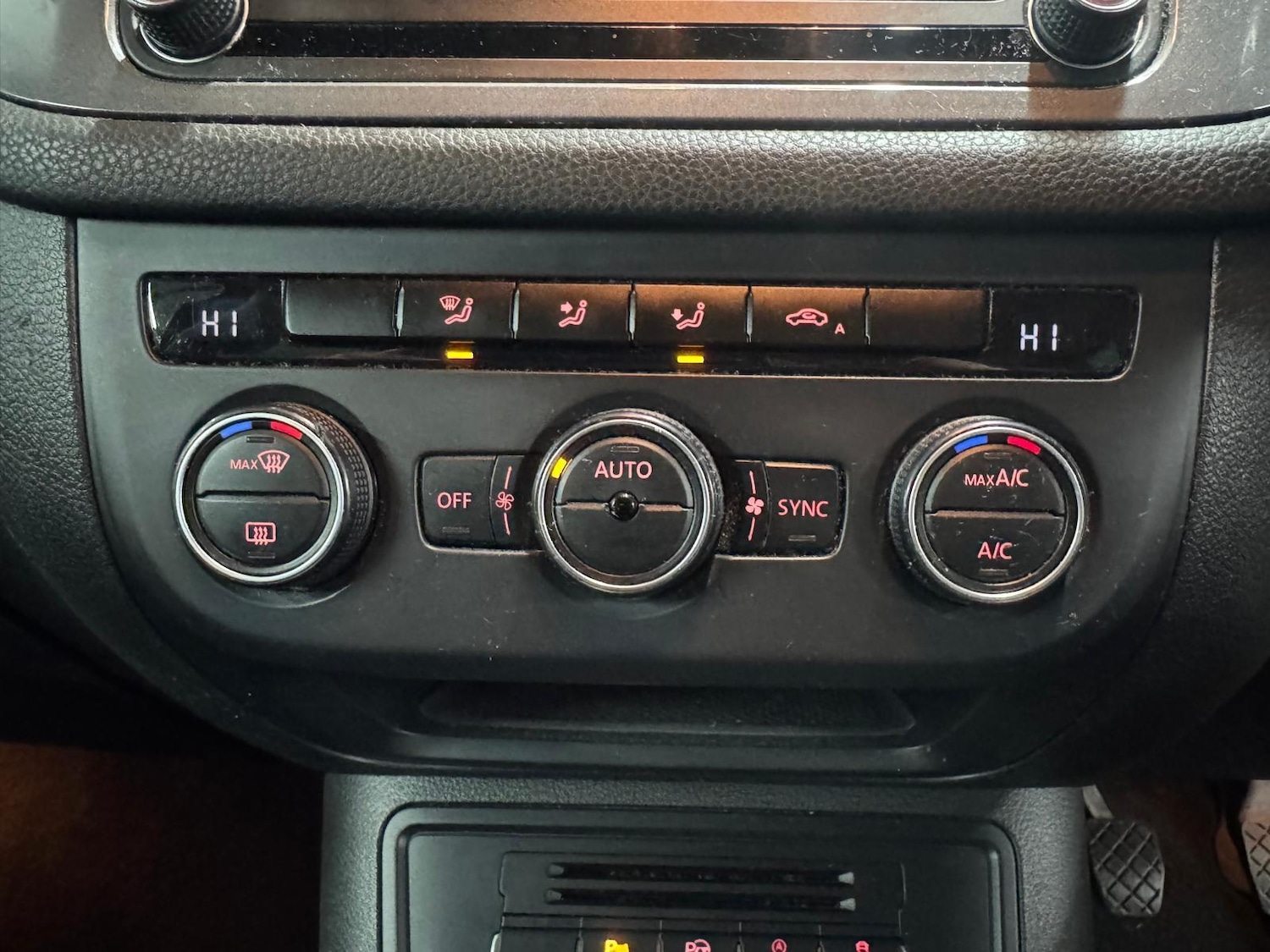 Used Volkswagen Tiguan 2015 for sale - 77163552: Photo 32