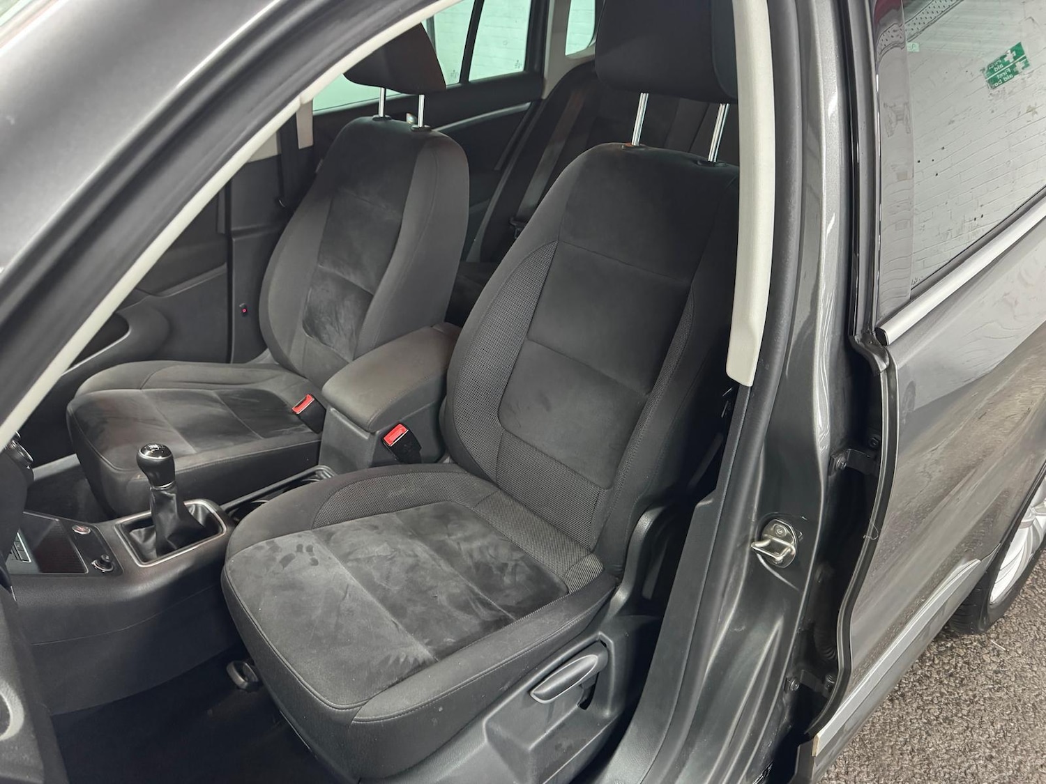 Used Volkswagen Tiguan 2015 for sale - 77163552: Photo 50