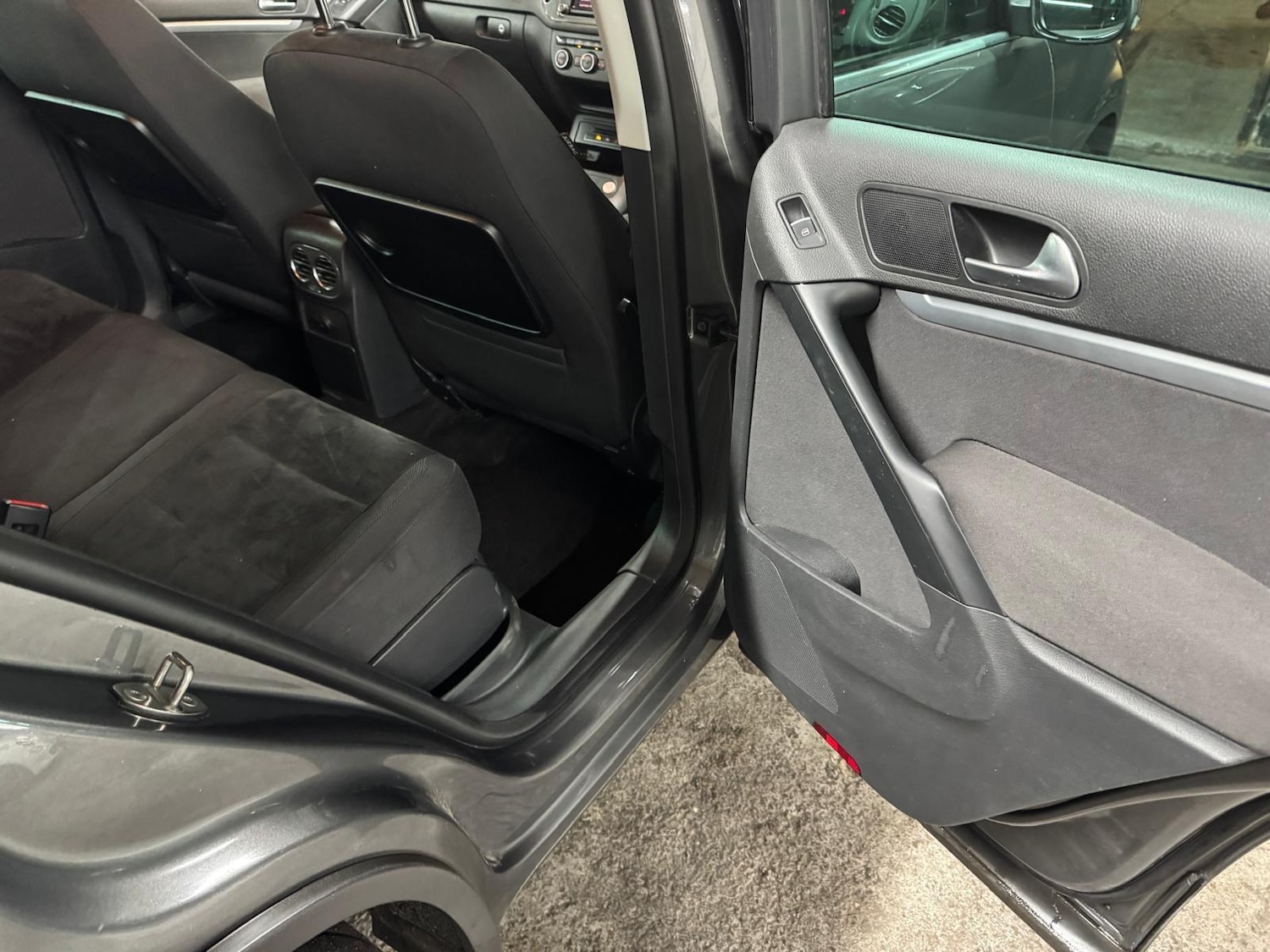 Used Volkswagen Tiguan 2015 for sale - 77163552: Photo 55