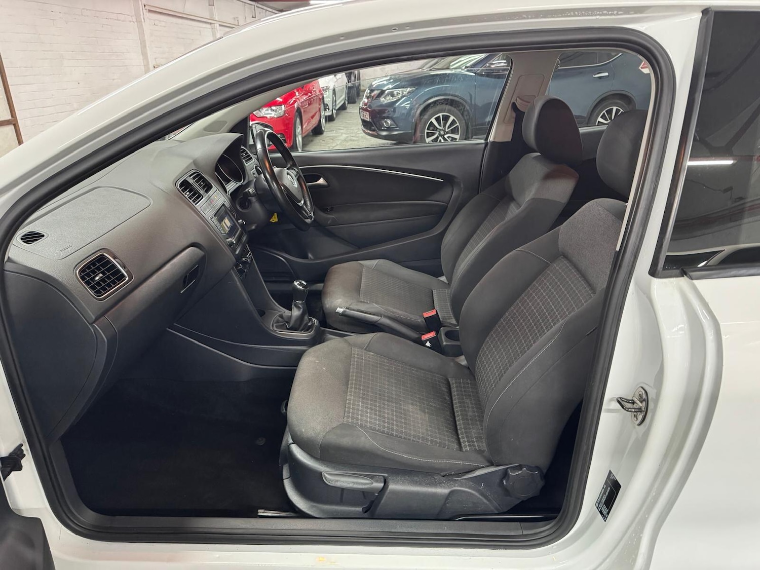 Used Volkswagen Polo 2015 for sale - 77456054: Photo 16