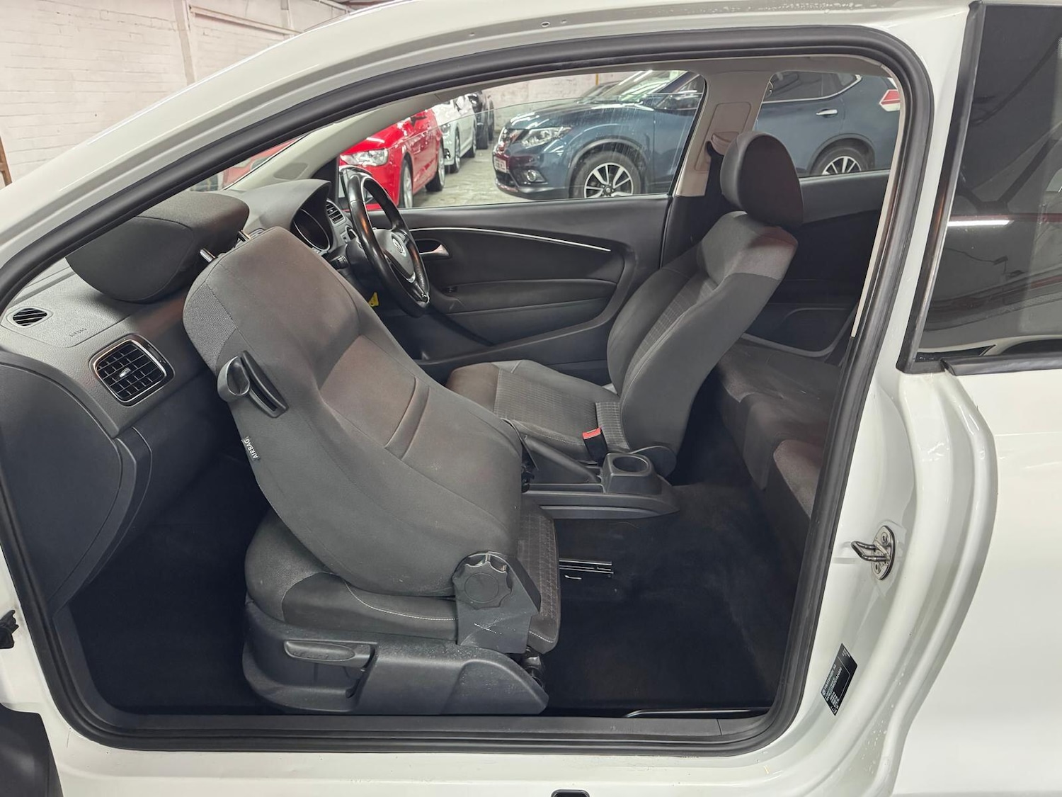 Used Volkswagen Polo 2015 for sale - 77456054: Photo 17