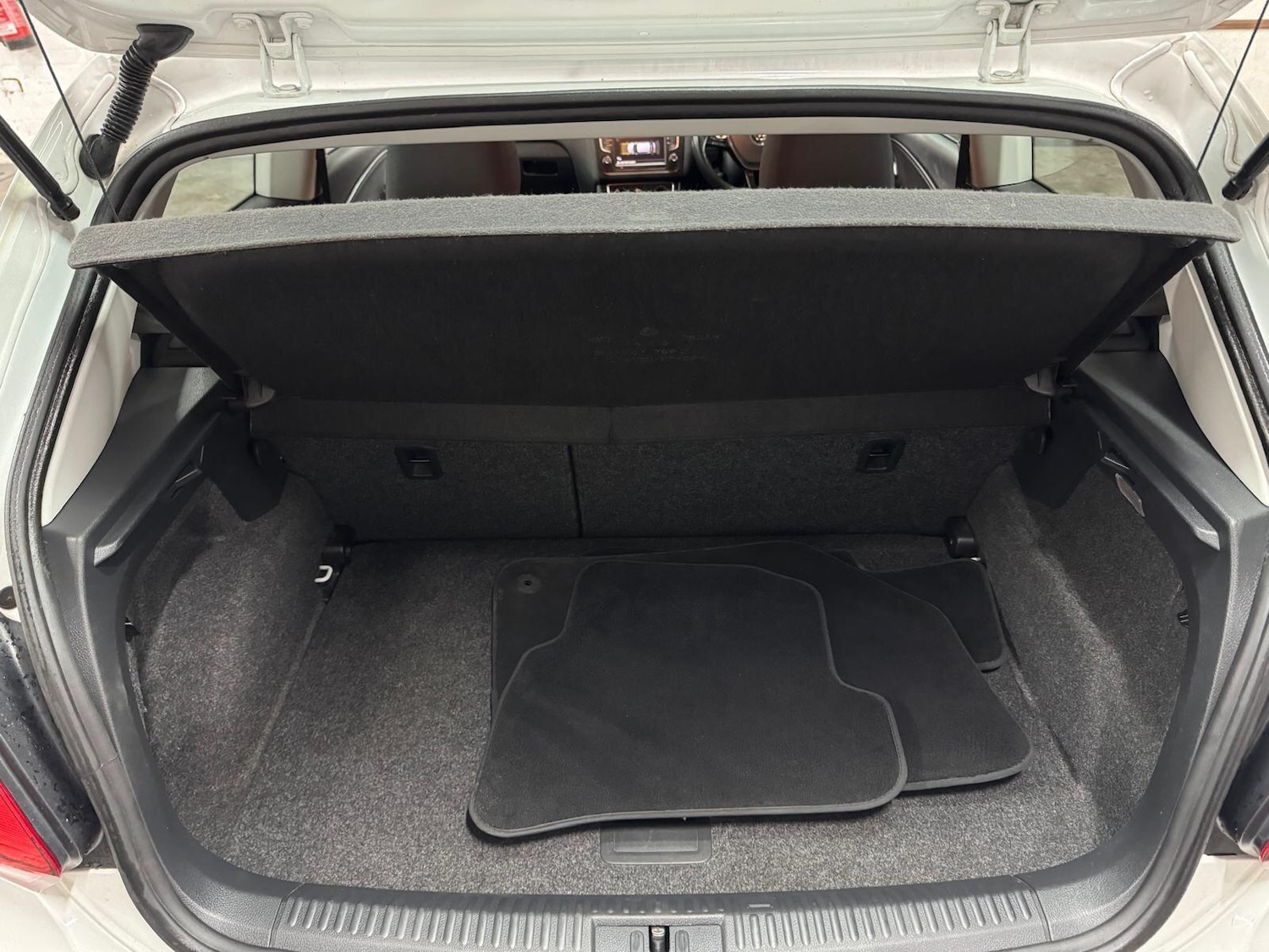 Used Volkswagen Polo 2015 for sale - 77456054: Photo 24