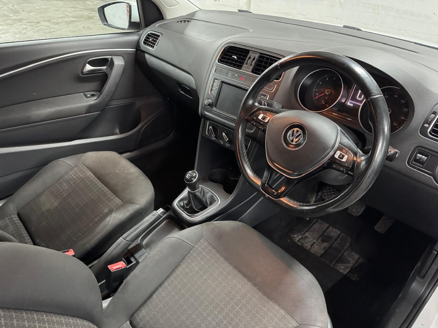 Used Volkswagen Polo 2015 for sale - 77456054: Photo 36