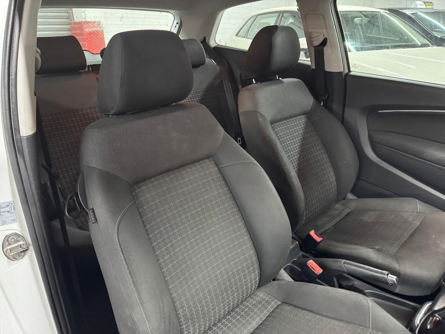 Used Volkswagen Polo 2015 for sale - 77456054: Photo 38