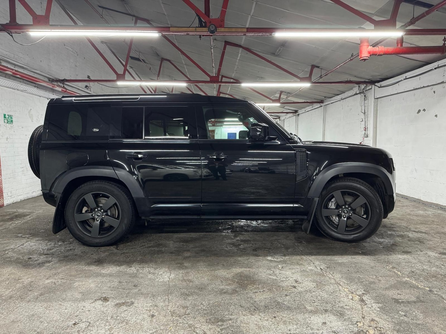 Used Land Rover Defender 110 for sale - 77214843: Photo 16