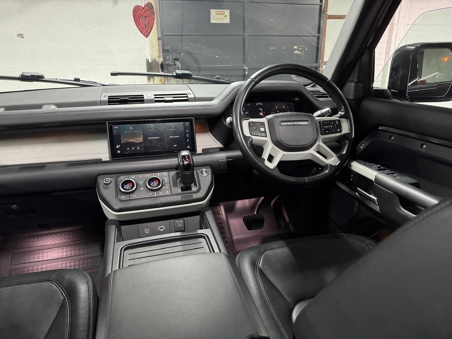 Used Land Rover Defender 110 for sale - 77214843: Photo 21