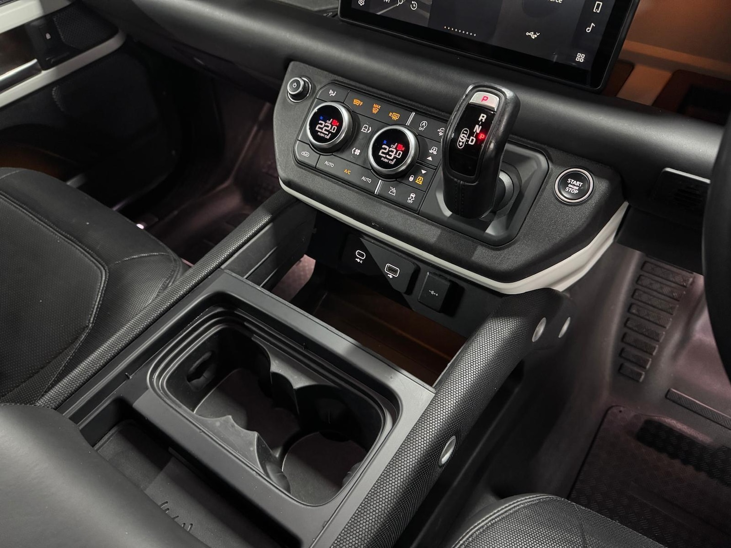 Used Land Rover Defender 110 for sale - 77214843: Photo 24