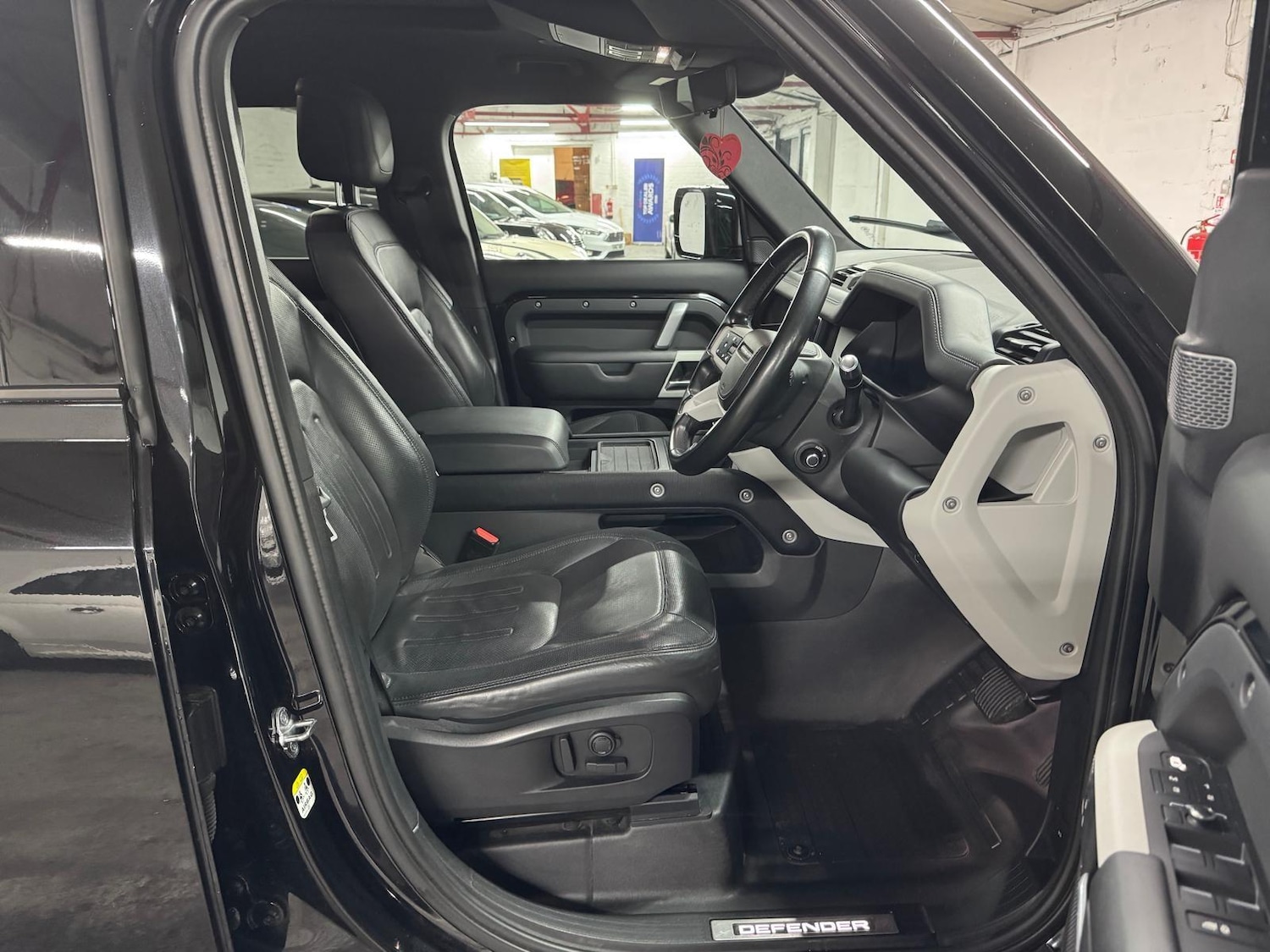 Used Land Rover Defender 110 for sale - 77214843: Photo 27