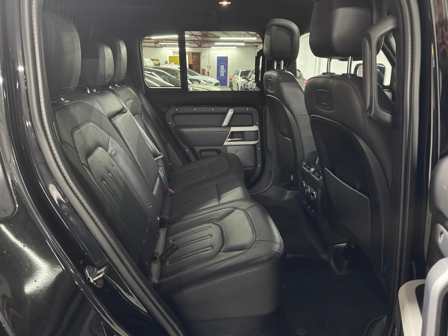 Used Land Rover Defender 110 for sale - 77214843: Photo 33