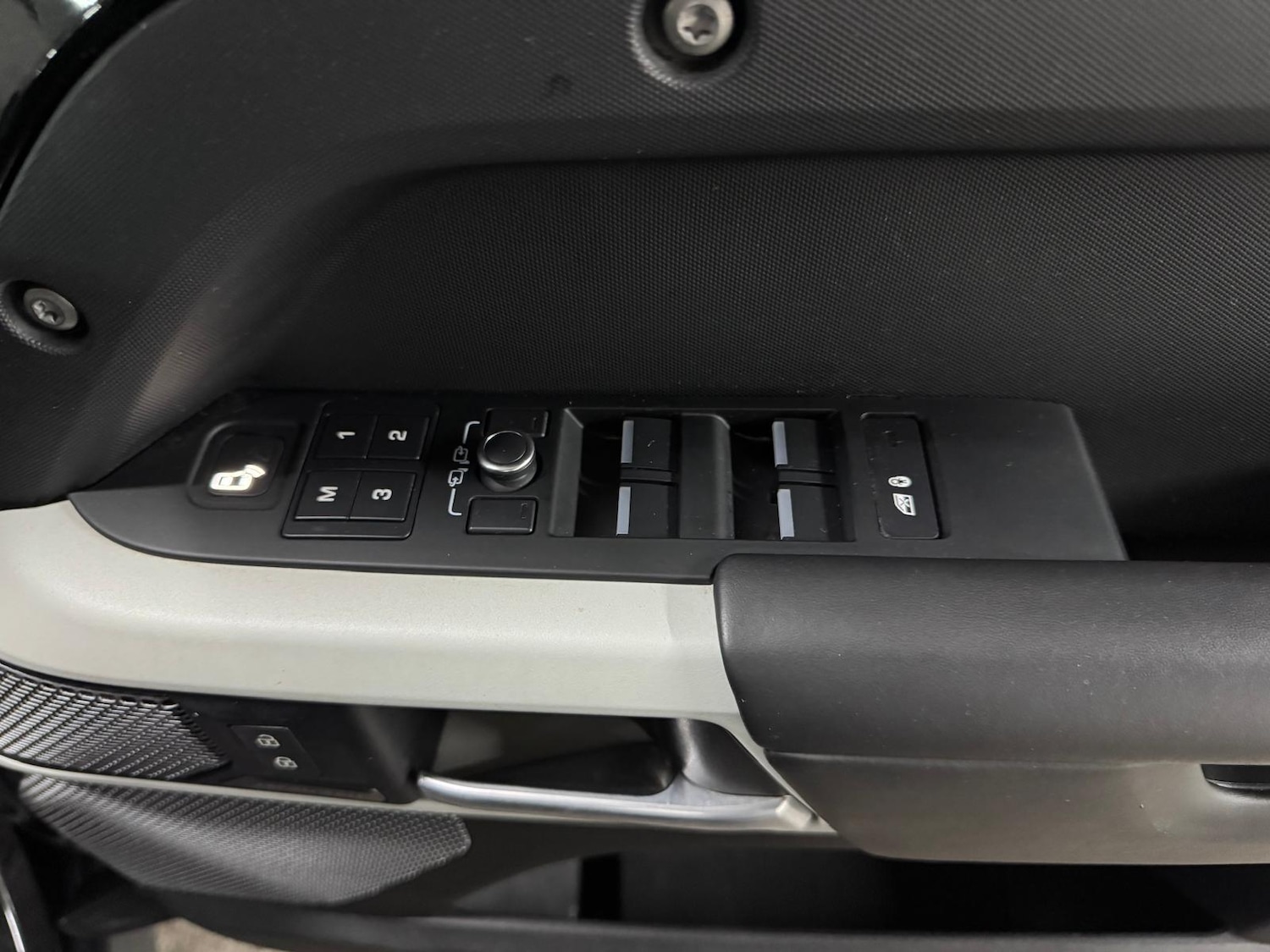 Used Land Rover Defender 110 for sale - 77214843: Photo 41