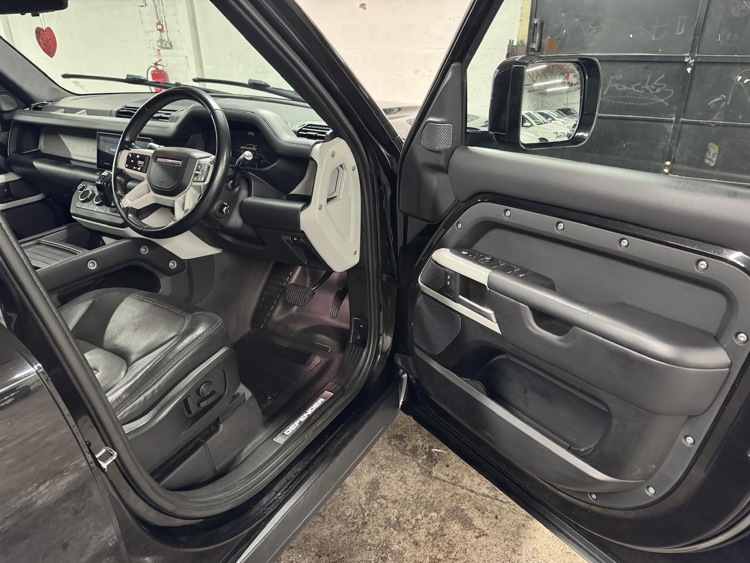 Used Land Rover Defender 110 for sale - 77214843: Photo 44