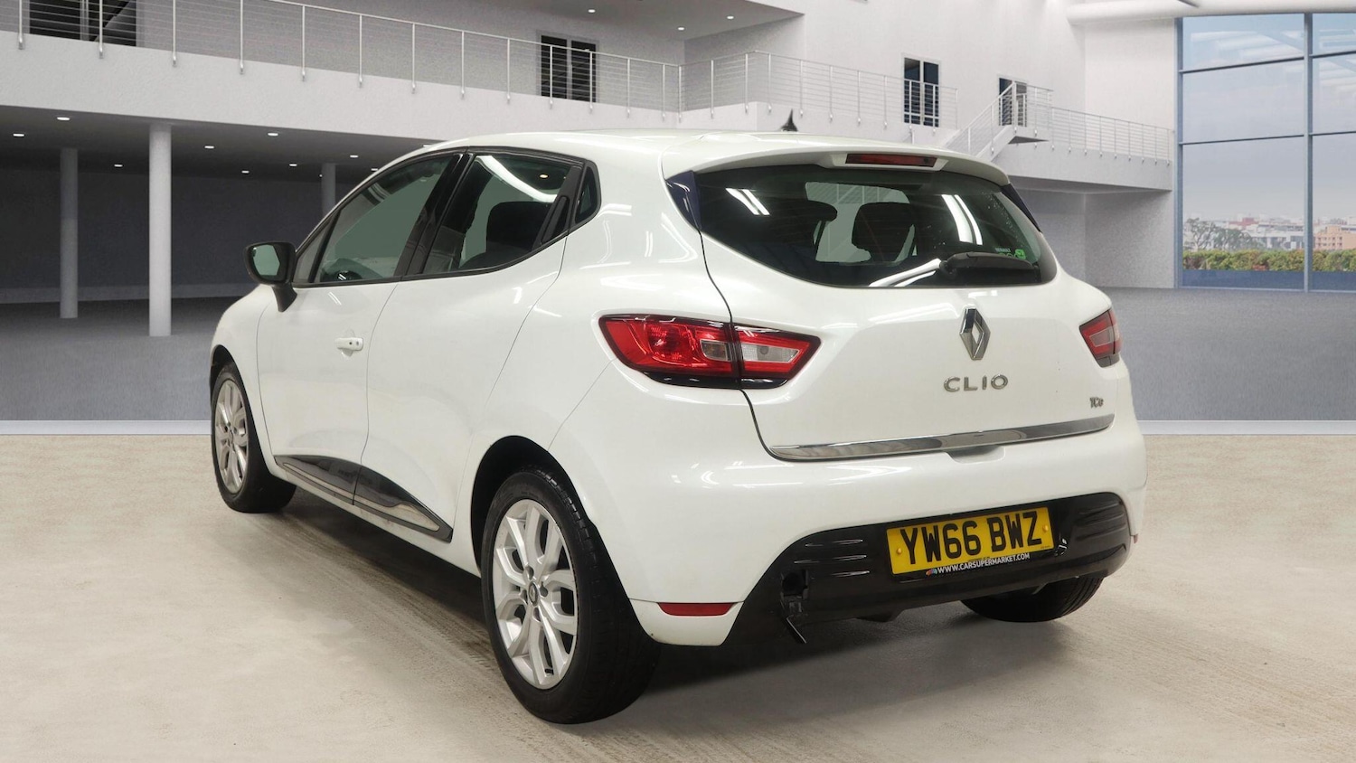 Used Renault Clio 2017 for sale - 77657769: Photo 2