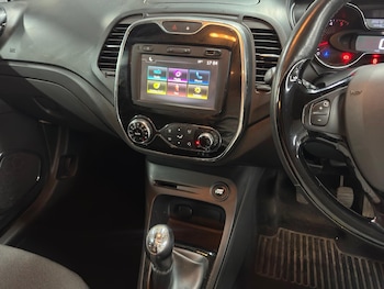 Used Renault Captur 2016 for sale - 79106395: Photo