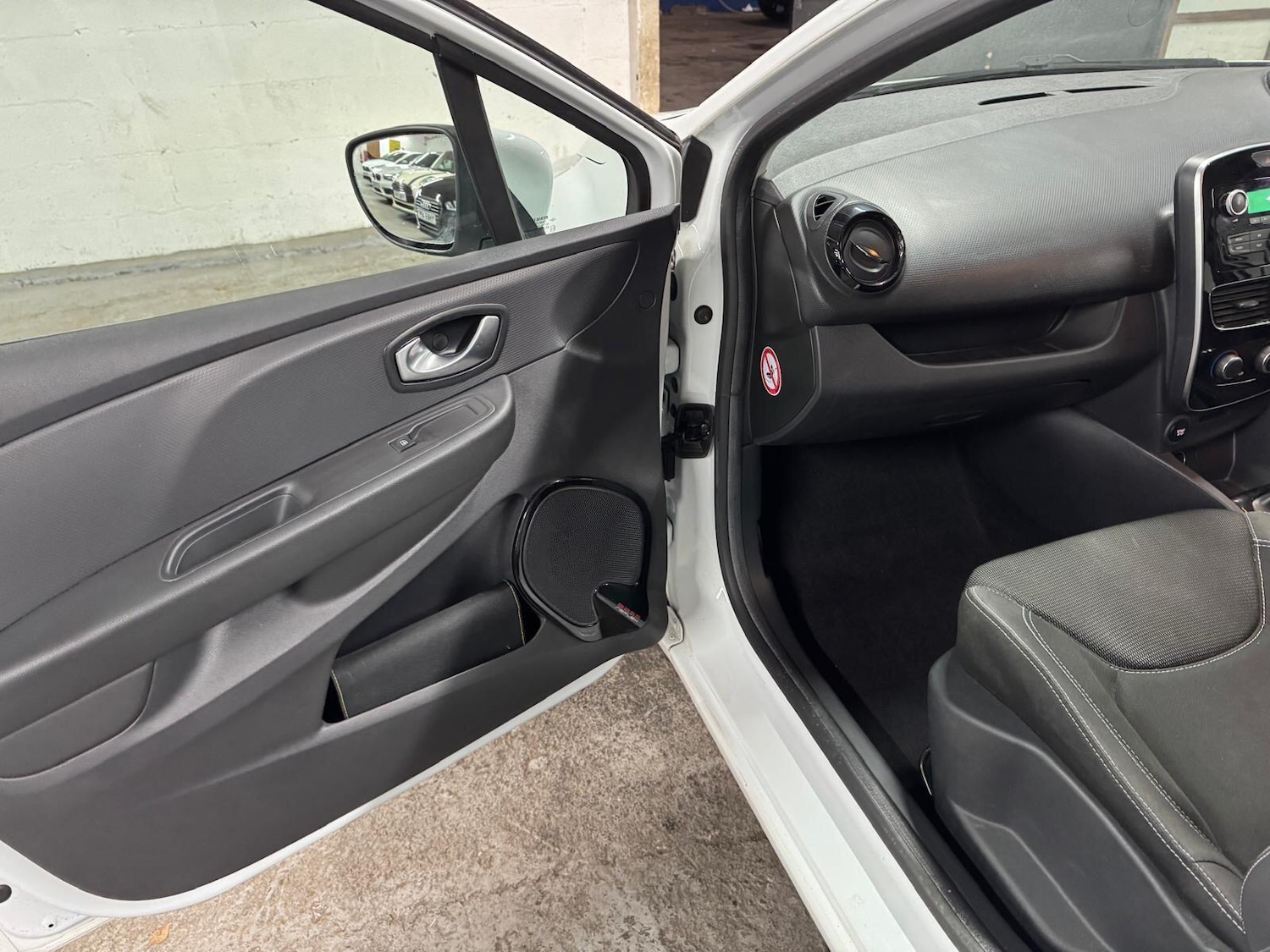 Used Renault Clio 2019 for sale - 77097937: Photo 17