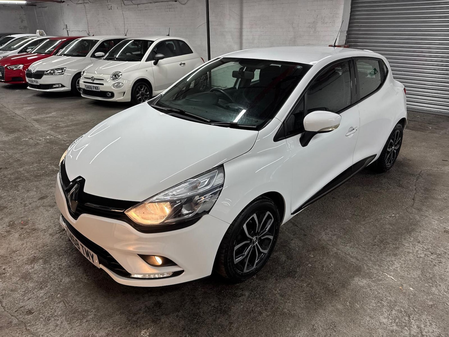Used Renault Clio 2019 for sale - 77097937: Photo 2