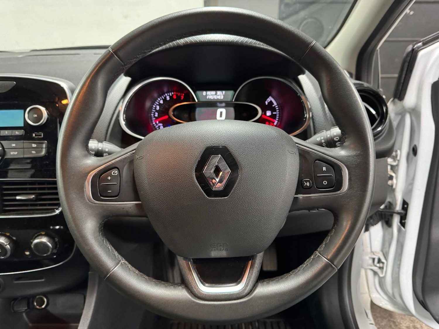 Used Renault Clio 2019 for sale - 77097937: Photo 37