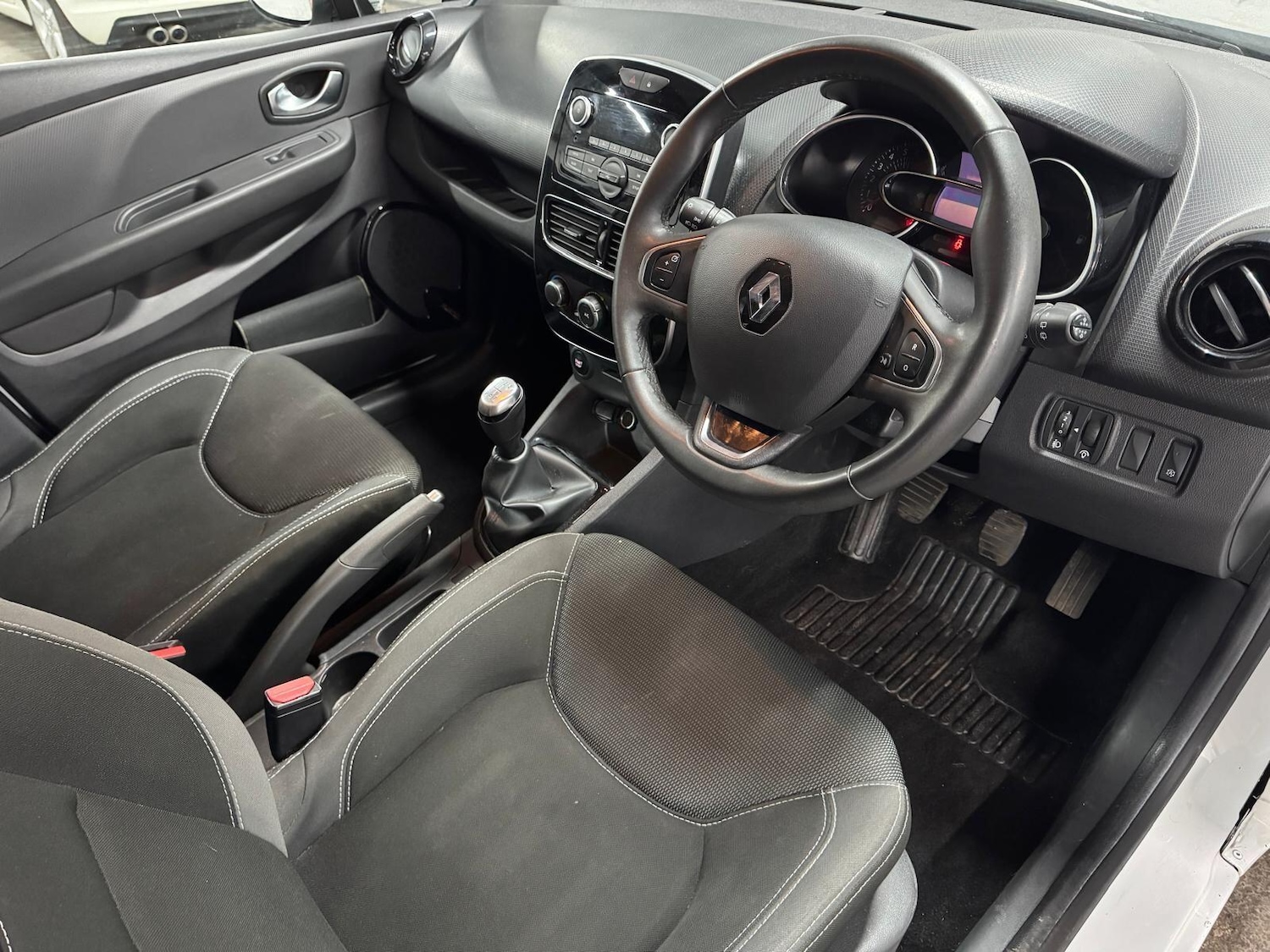 Used Renault Clio 2019 for sale - 77097937: Photo 48