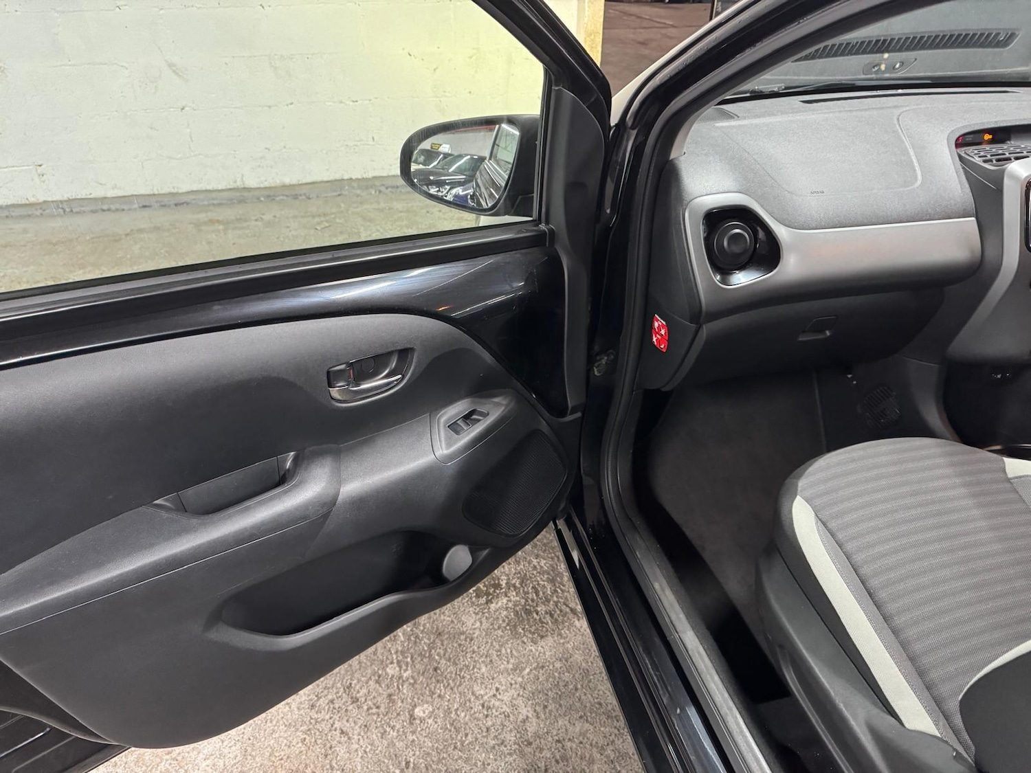 Used Toyota AYGO 2018 for sale - 77345311: Photo 18