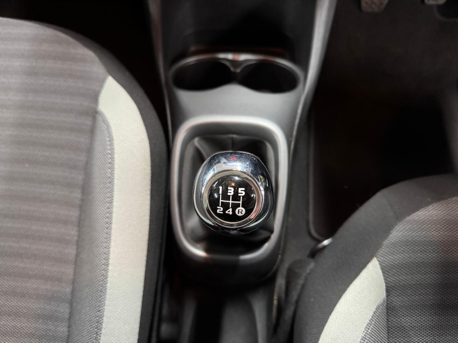 Used Toyota AYGO 2018 for sale - 77345311: Photo 38