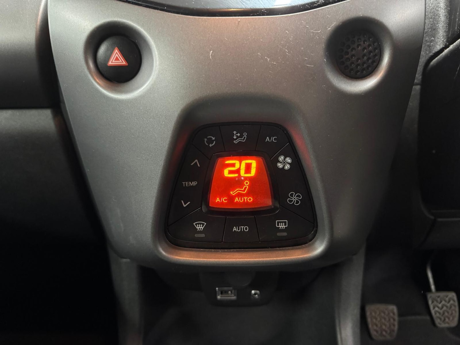 Used Toyota AYGO 2018 for sale - 77345311: Photo 39