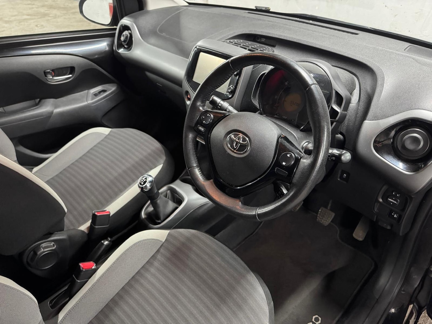 Used Toyota AYGO 2018 for sale - 77345311: Photo 43