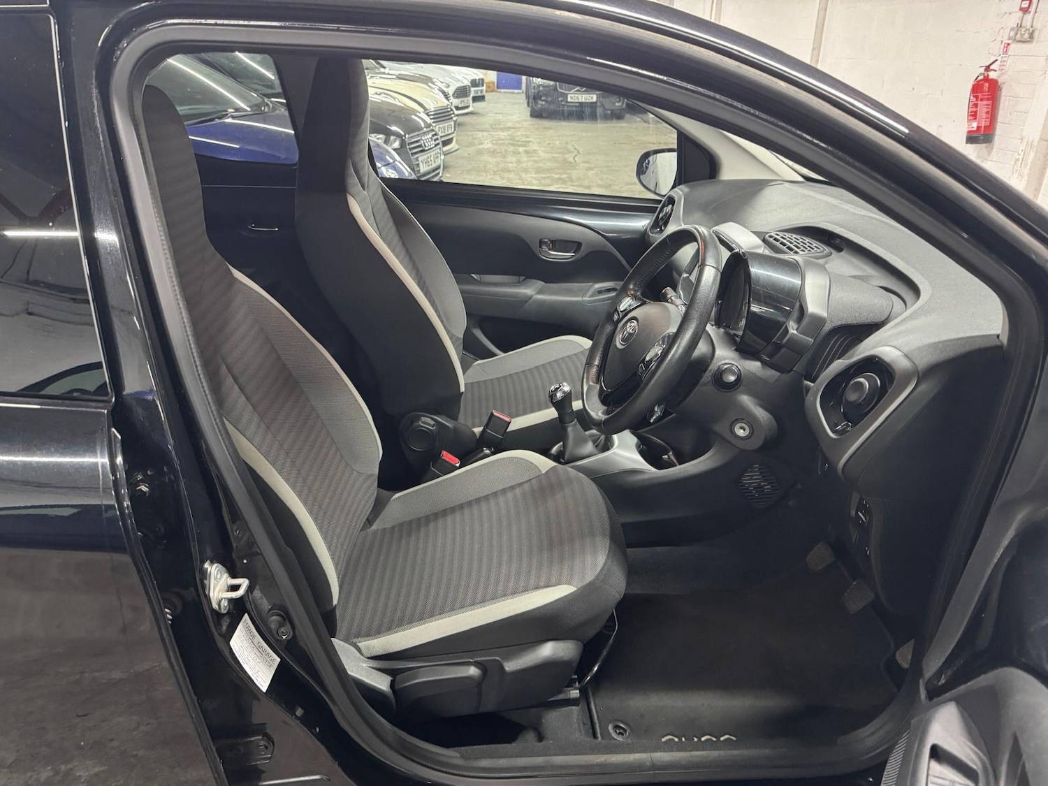 Used Toyota AYGO 2018 for sale - 77345311: Photo 46