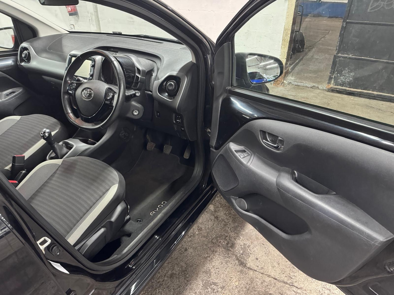 Used Toyota AYGO 2018 for sale - 77345311: Photo 47